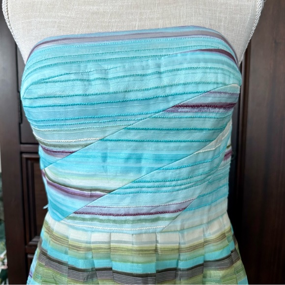 Donna Morgan Striped Watercolor Strapless Dress Size 6 - Picture 4 of 11